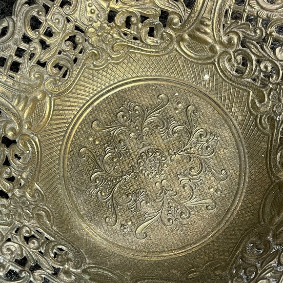 Stunning Pierced Metal Brass Dish with Ornate Italian Filigree Design 8.5" Italy - Picture 2 of 4